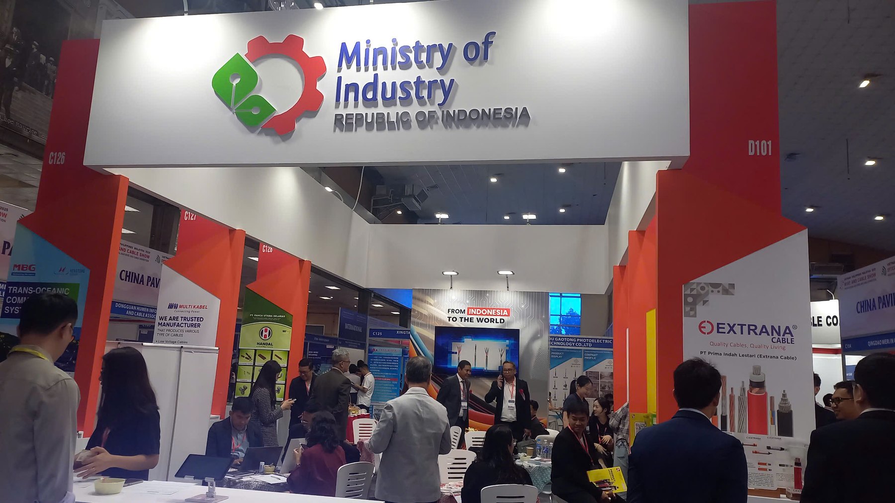 WCS-OFC ICT Show Vietnam visitor activity